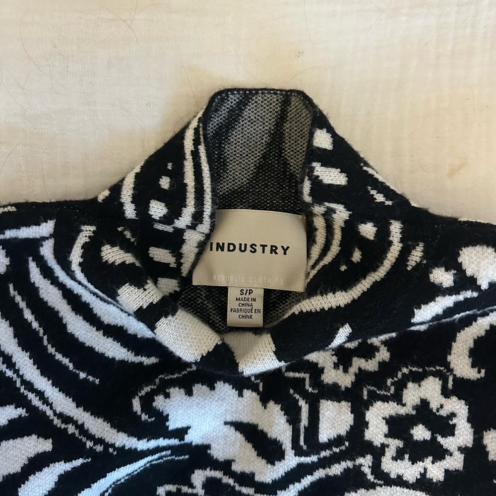 INDUSTRY Black & White Paisley Mock Neck Sweater - Picture 5 of 6